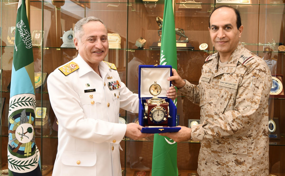 pakistan-navy-chief-receives-prestigious-medal-from-saudi-arabia-arab