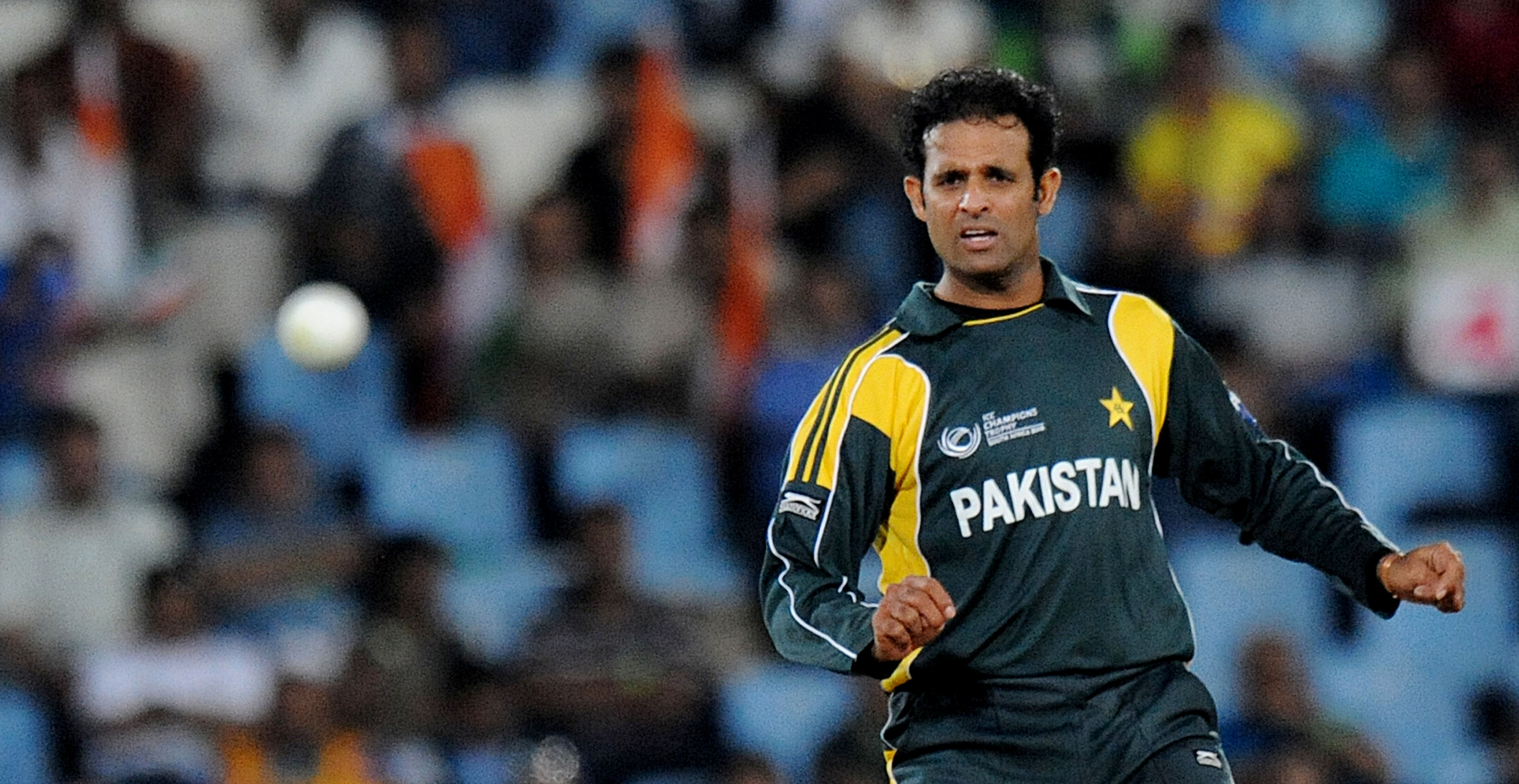 former-pakistani-fast-bowler-says-he-endured-racist-abuse-from