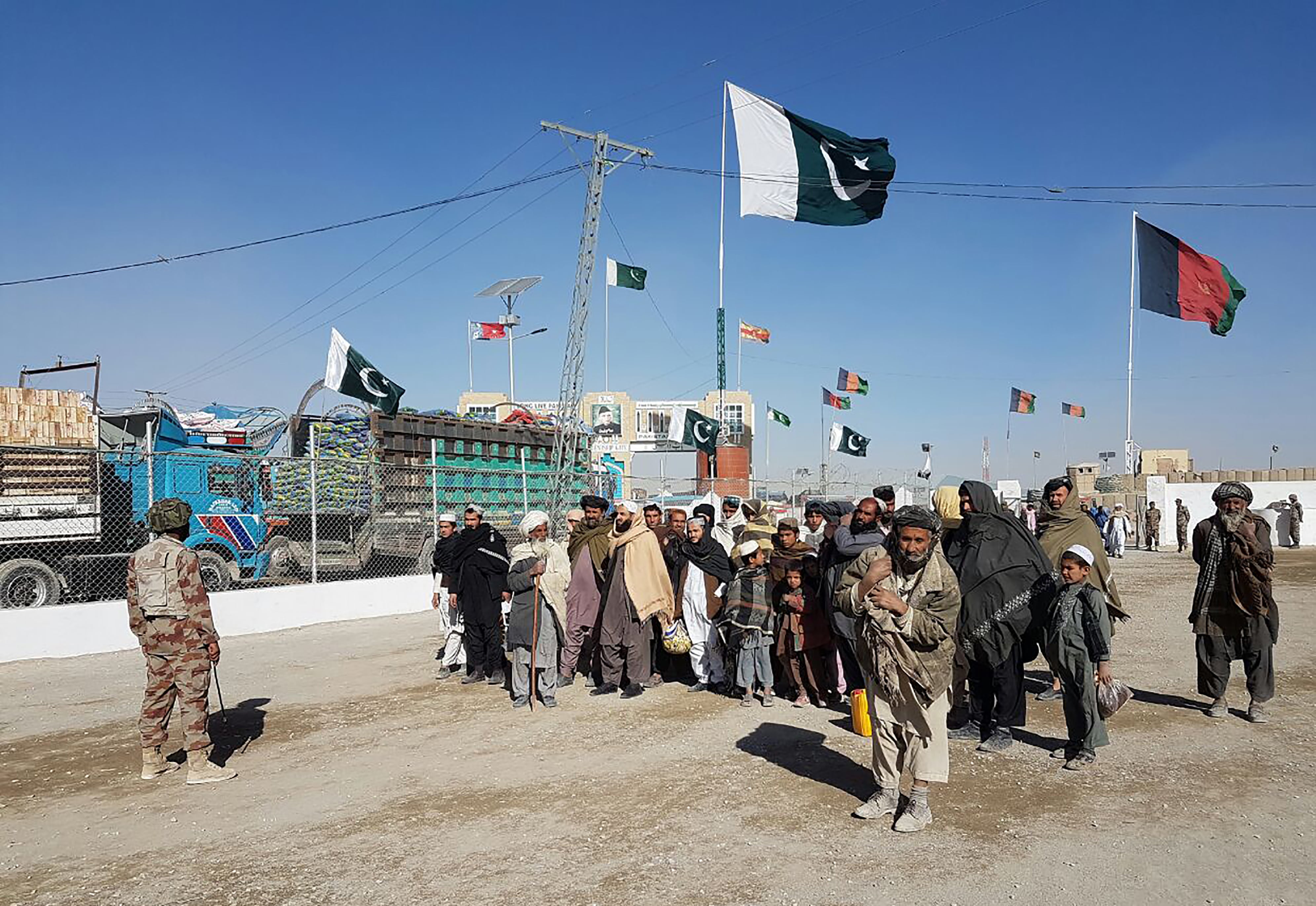 Pakistan Opens Afghanistan Border Crossings For Pedestrians In Khyber Pakhtunkhwa Arab News Pk