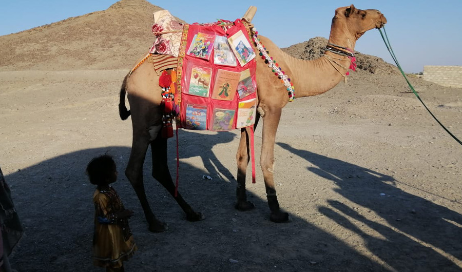 Mobile Camel Library Carries Books To Children In Remote Pakistani Villages Arab News Pk