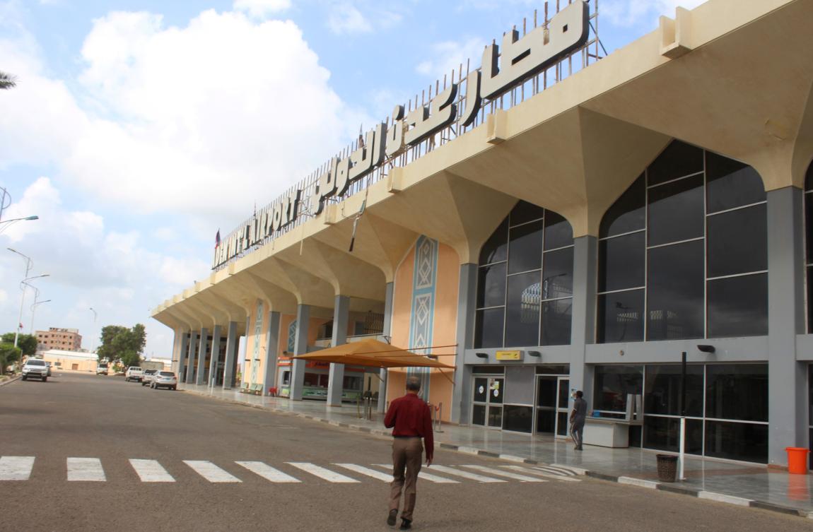 Aden airport reopens as governor demands probe into attack | Arab News PK