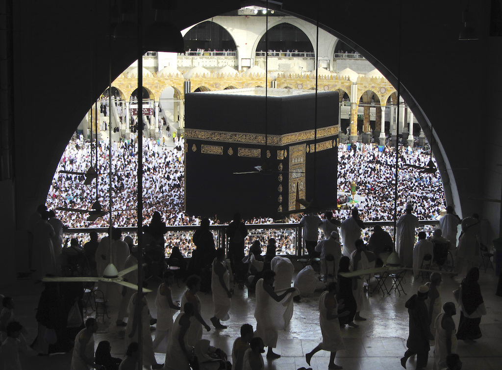 Umrah Pilgrimage To Be Restored In Phases Arab News Pk