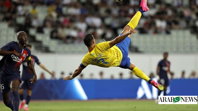 Cristiano Ronaldo's overhead kick attempt on his debut for Al-Nassr