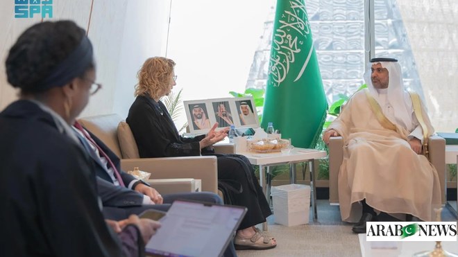 وزير الصحة السعودي يجتمع مع المدير العام لبرنامج الأمم المتحدة للبيئة