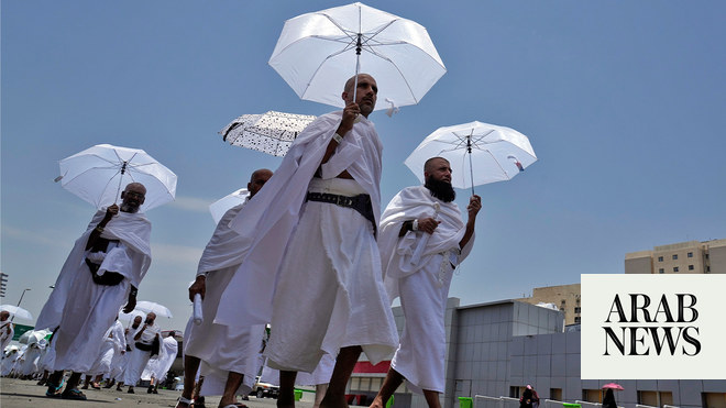 Essentials for the Hajj: From sunhats to shoe bags, a guide to gear Muslims  bring to the pilgrimage | Science-Environment