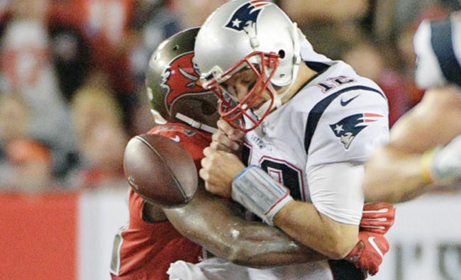 Patriots hold off Bucs for 19-14 victory on Thursday Night Football