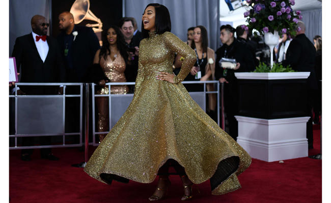 Grammys 2022: Red carpet fashion in pictures - BBC News