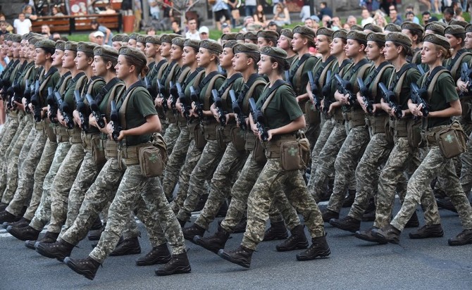 In war-torn Ukraine, women get taste of combat training | Arab News PK