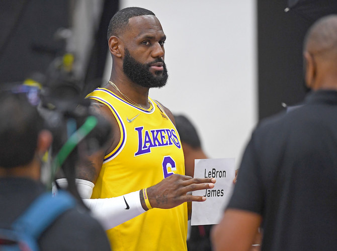 LeBron James attends Lakers training session with a t-shirt of