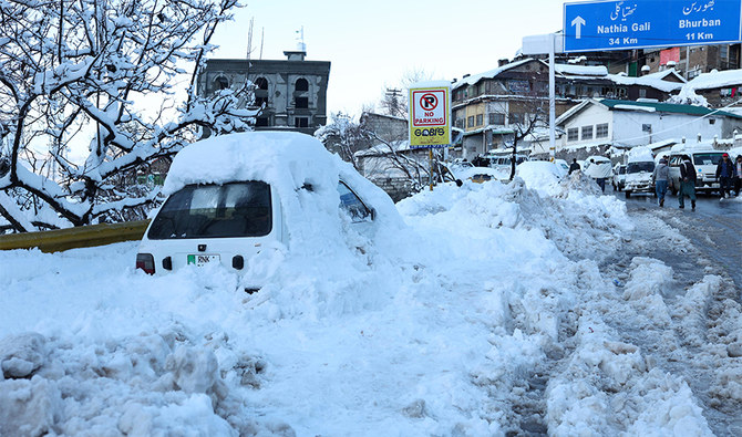 Ten days after deadly snowstorm Pakistan allows conditional entry