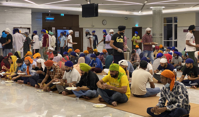 muslims-and-sikhs-break-bread-together-at-dubai-s-only-gurdwara-in