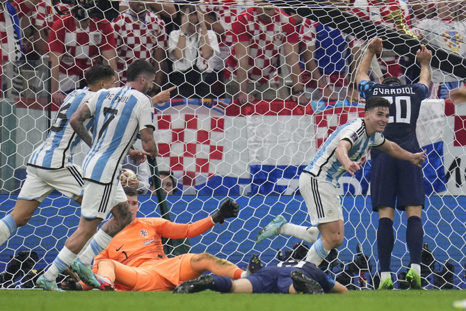 Julian Alvarez has wild goal in Argentina-Croatia World Cup semifinal