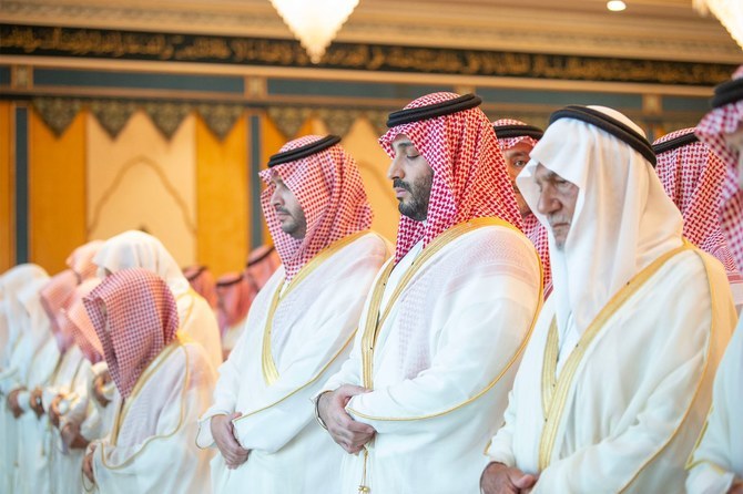 Saudi Arabia’s King Salman and Crown Prince perform Eid Al-Fitr prayers ...