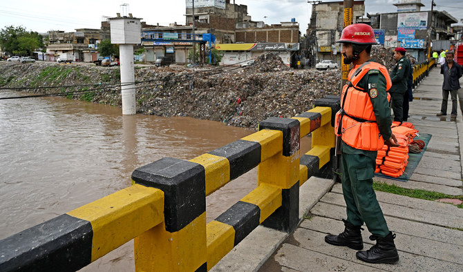 Rescuers evacuate 14 000 people from flood hit villages in eastern