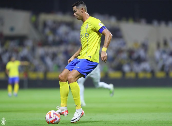 Al Nassr bate Dhamk com hat trick de Ronaldo e regressa à