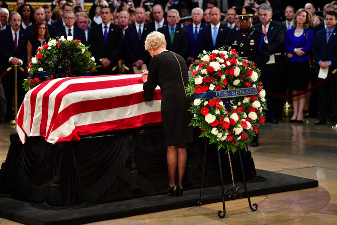 John McCain: Obama and Bush pay tribute at Washington service - BBC News