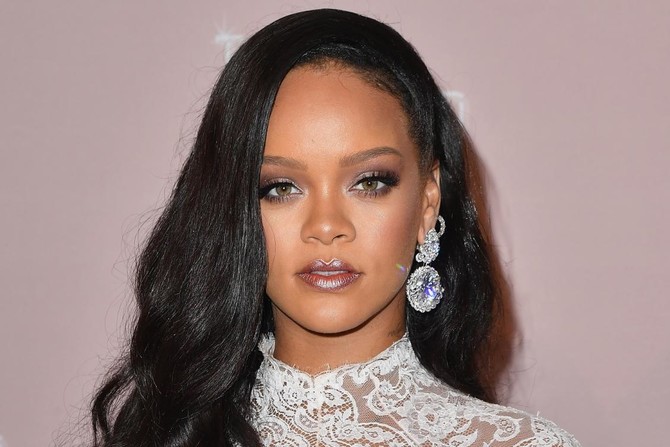 How Rihanna's Fenty Beauty Is Ushering in a New Era of Inclusivity in the  Beauty Industry