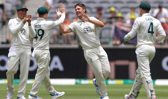 Australia Take Four Wickets As Pakistan Face 1st Test Defeat | Arab News PK